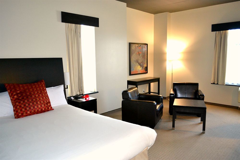 Grand Times Hotel - Aeroport De Quebec Екстер'єр фото